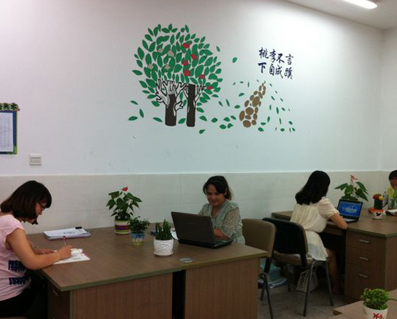 东莞松山湖实验中学办公家具配套工程案例